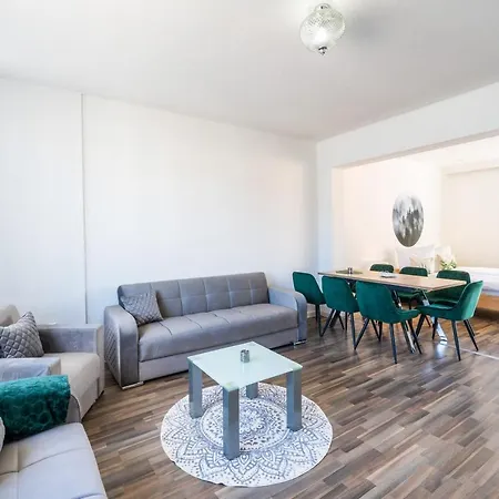 Im Herzen Hannovers 3min 95m² 3 Balkon Aufzug Apartmán *